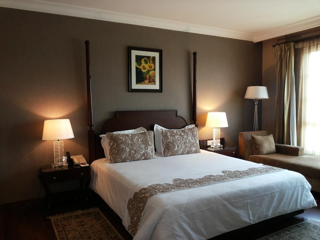 גורגאון The Pllazio Hotel מראה חיצוני תמונה